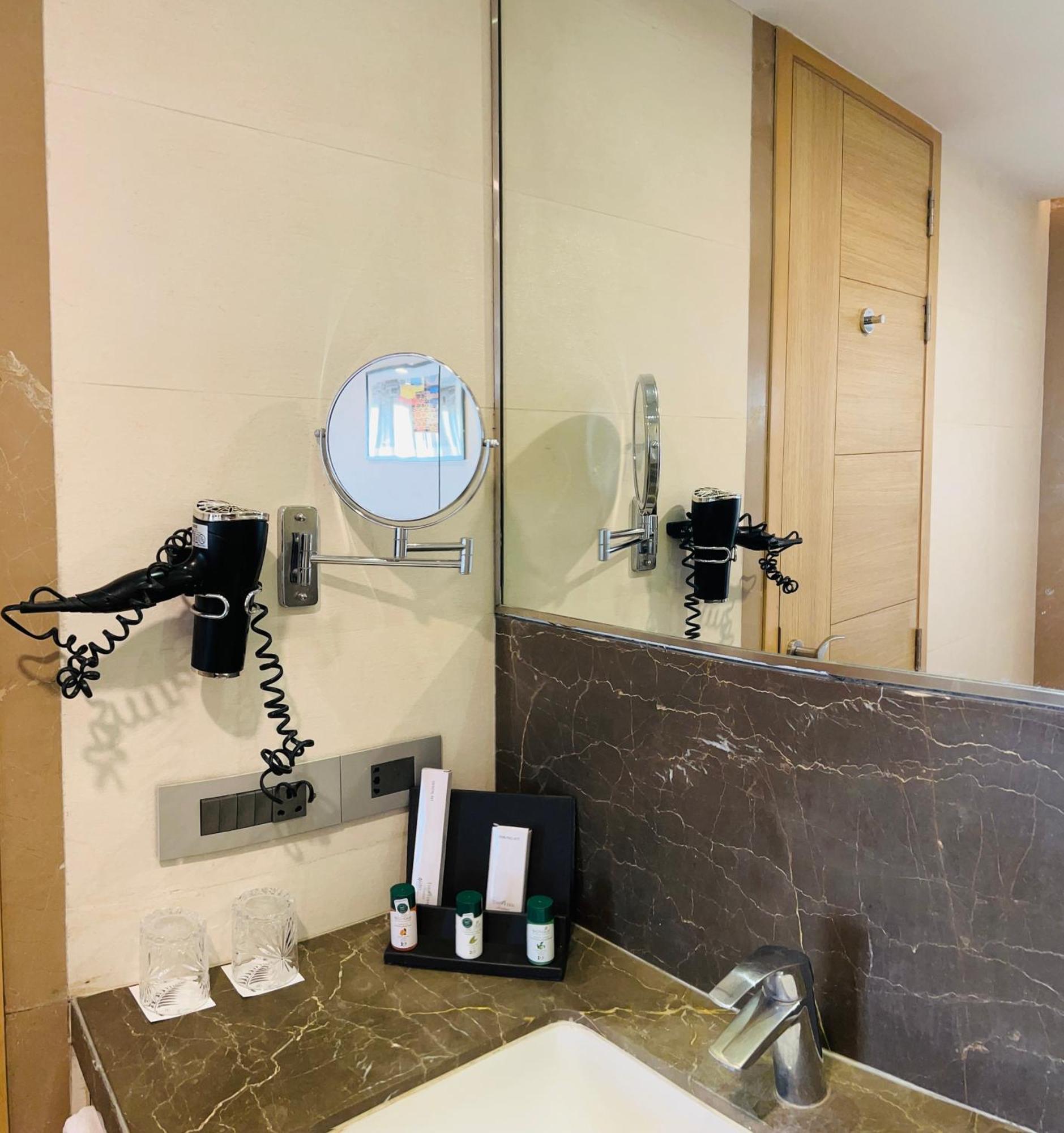 The Fern Residency Sarnath Hotel Varanasi Ngoại thất bức ảnh